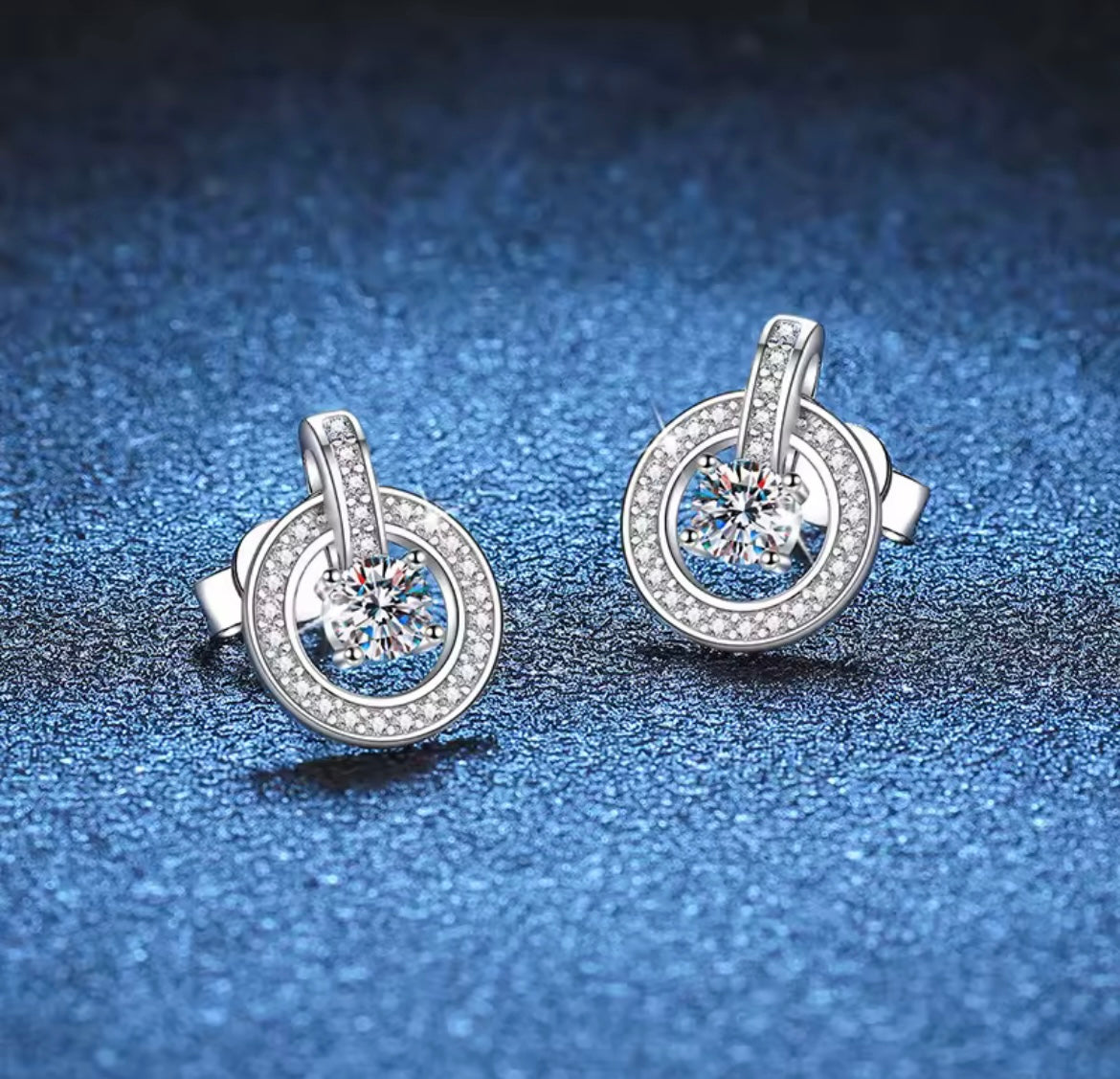 925 Sterling Silver Moissanite Round Lock Stud