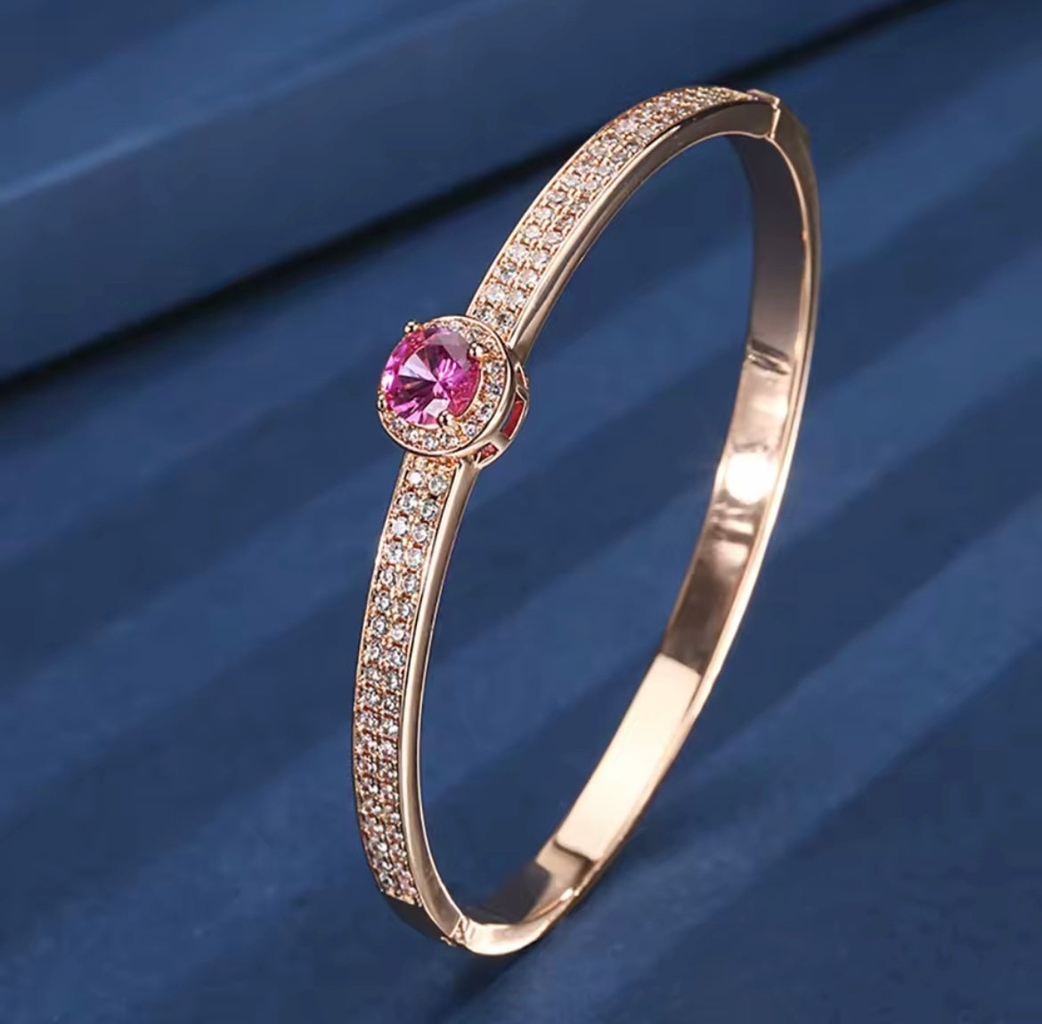 Luxury Vintage Bangle