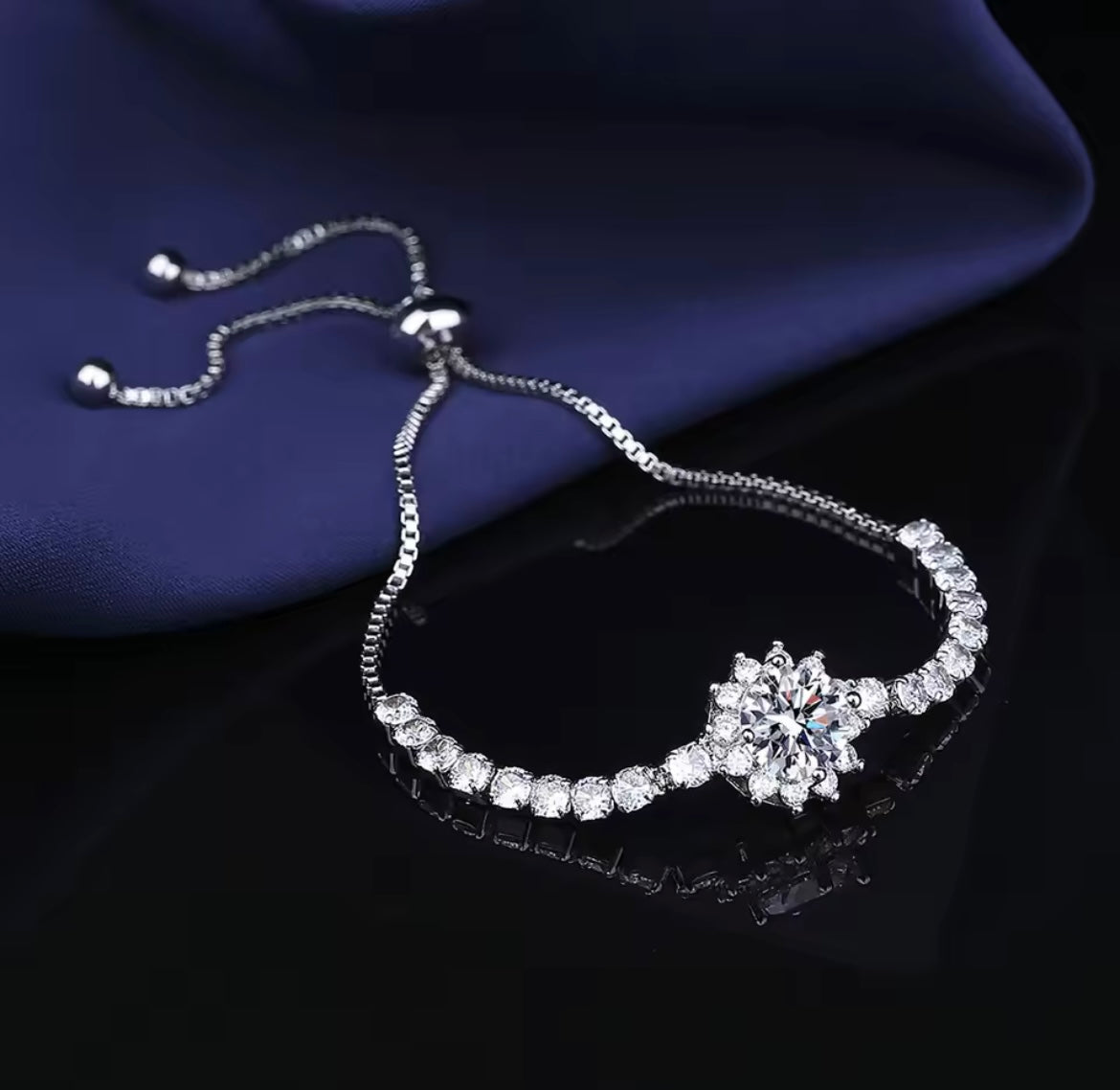 White Zircon Stone Snowflake Bracelet