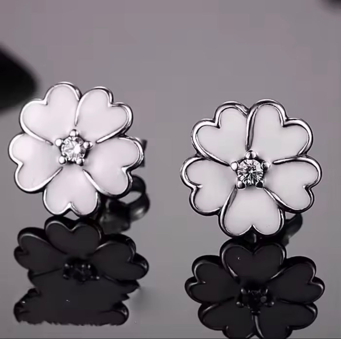 925 Sterling silver flower stud earrings