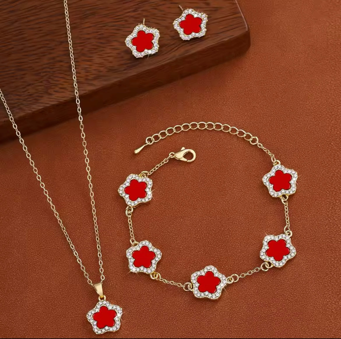 Luxury five leaf clover set