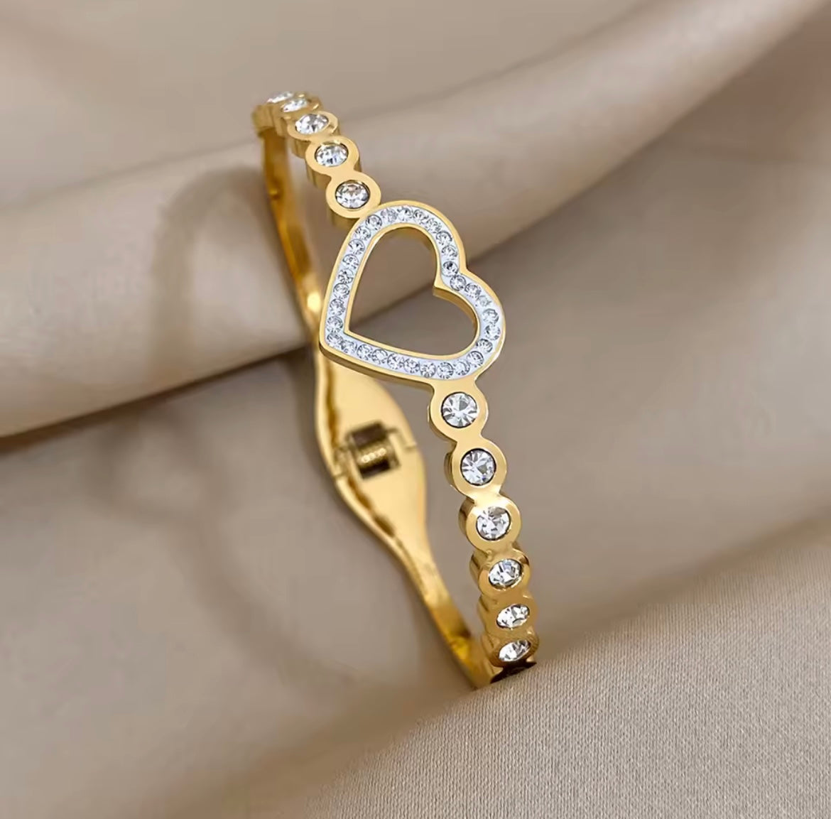 Heart stainless steel bangle