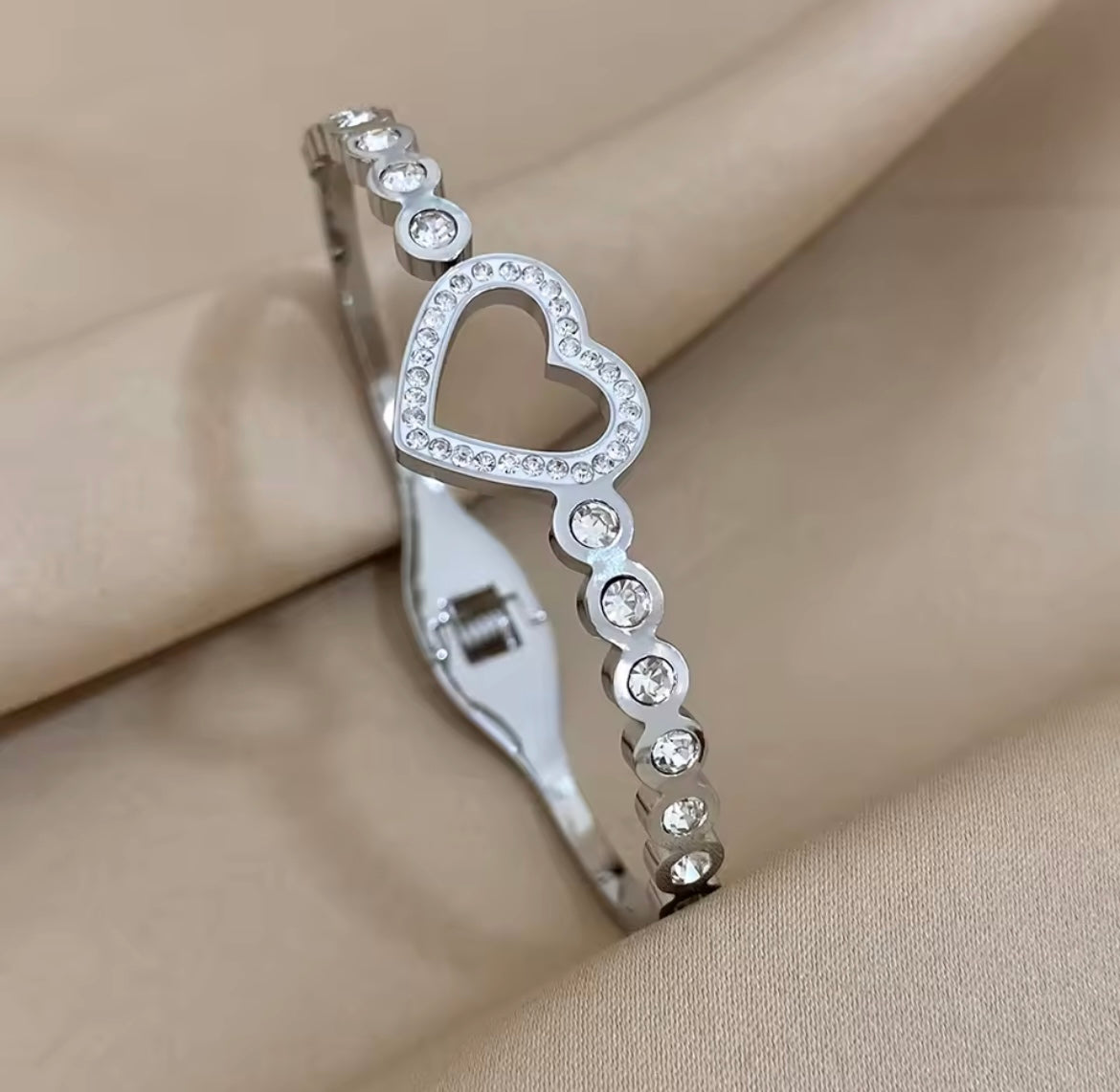 Heart stainless steel bangle