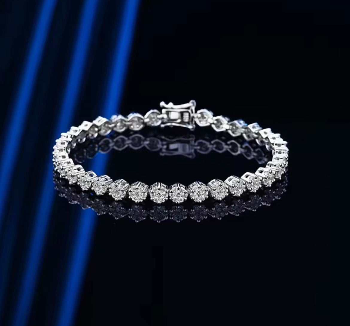 Light Luxury 925 Sterling Silver Crafted Moissanite Gemstone Bracelet