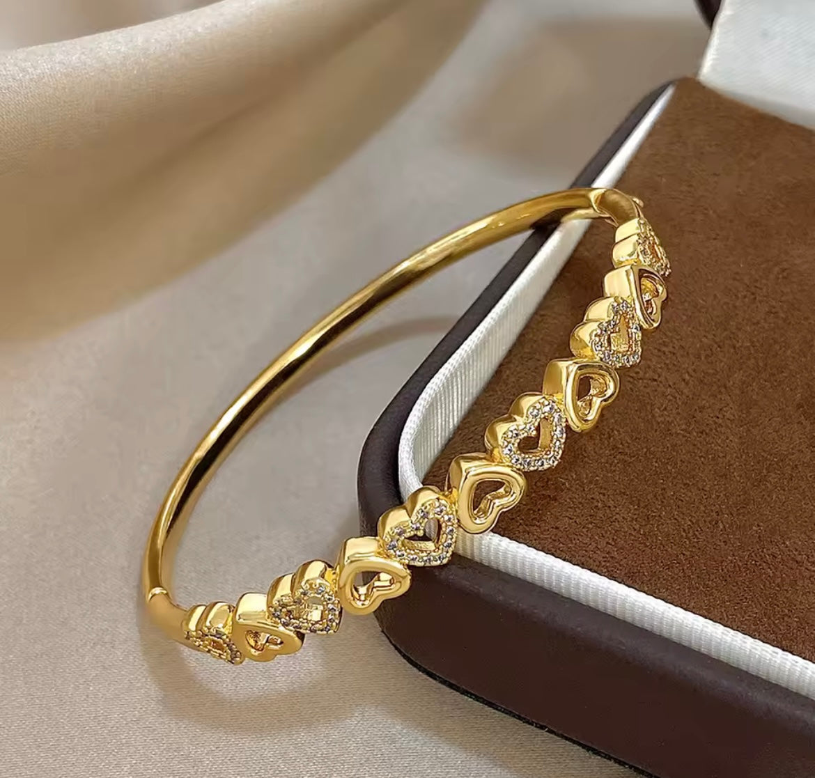 Stainless steel Zircon heart bangle