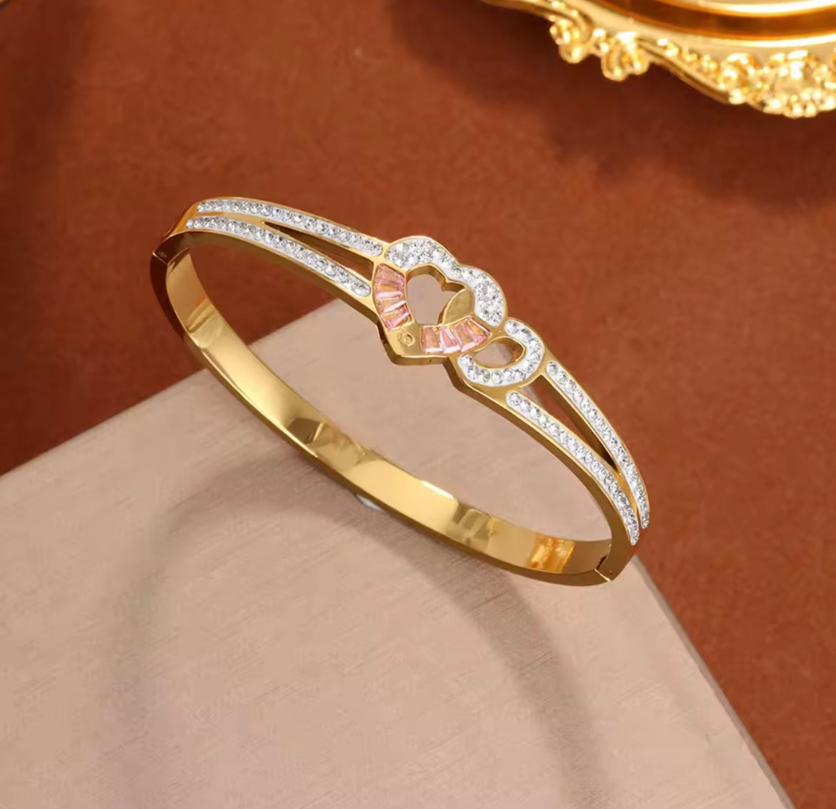 Stainless steel heart bracelet
