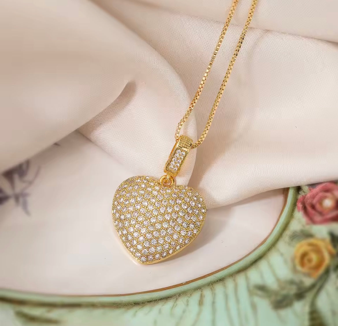 Cubic Zirconia gold heart necklace