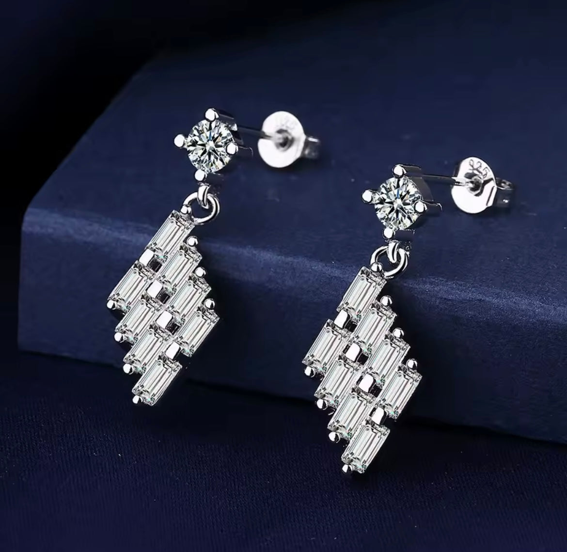 925 Sterling Silver Rhombus Sparkling Earrings