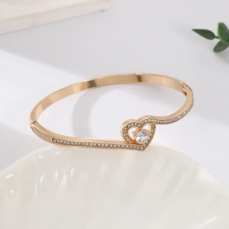 Alloy Gold-Plated Diamond Heart Trendy Bracelet