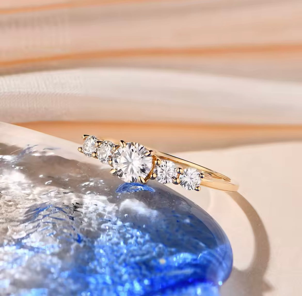 Round Cut 10k gold ring