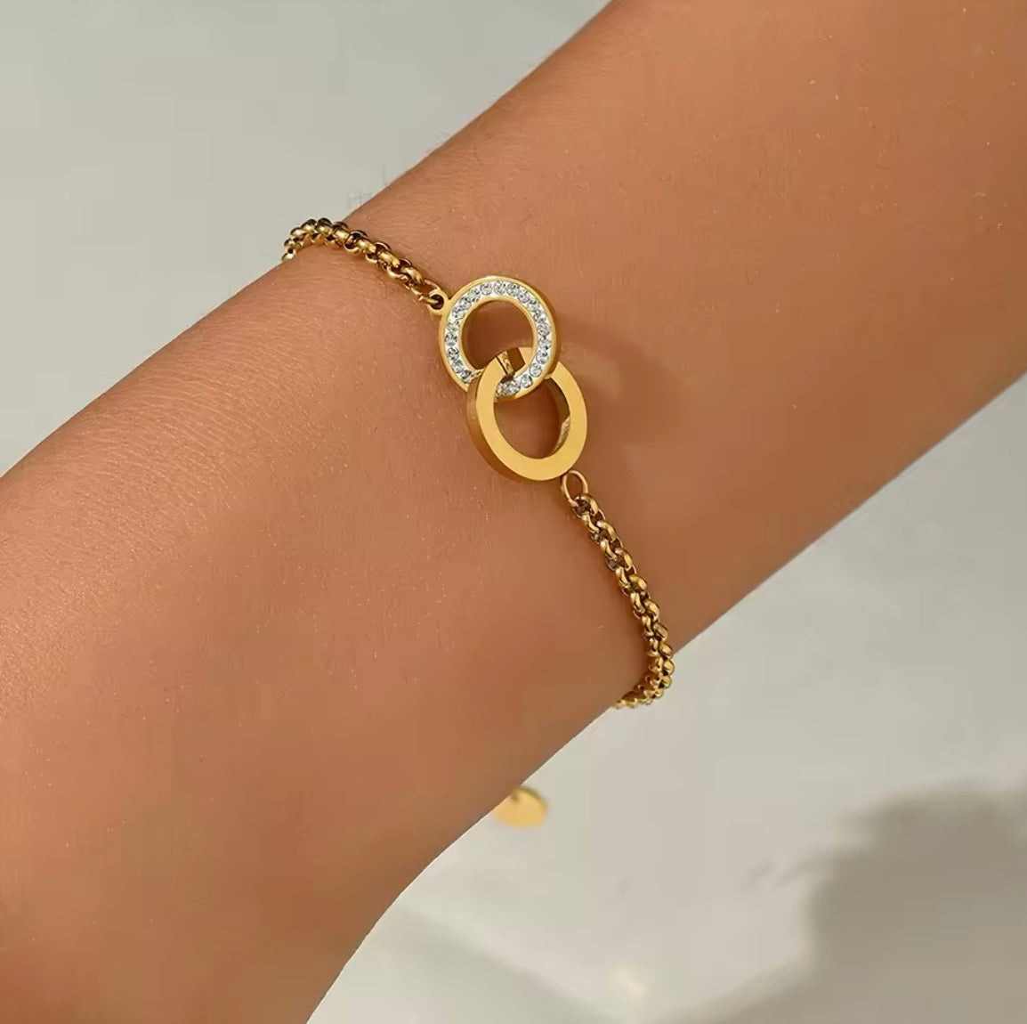 New Classic Round Bracelets Shiny Rhinestone Stainless Steel