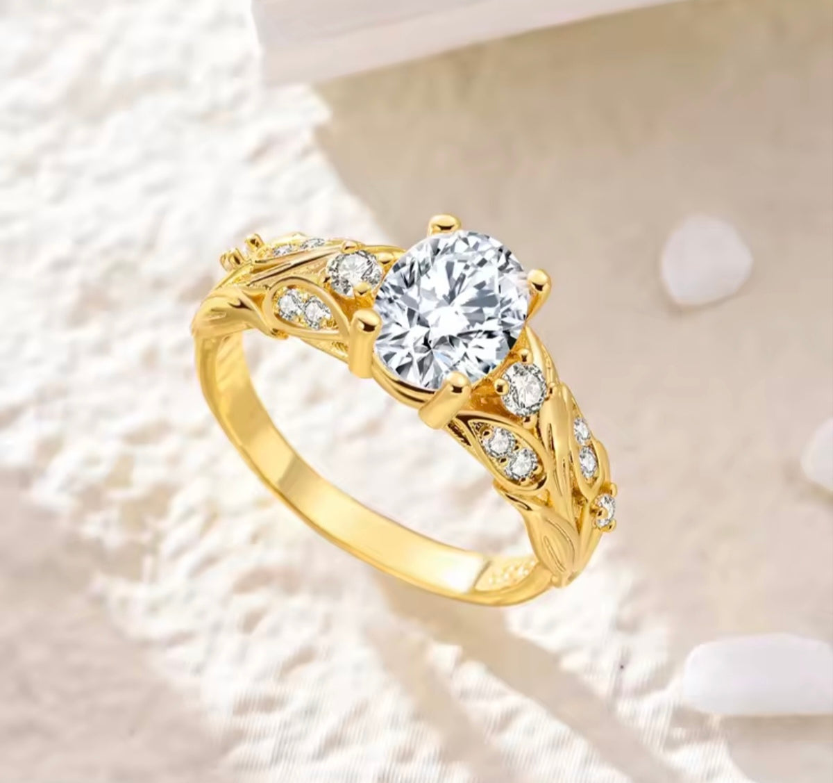 925 Sterling Silver 18K Gold-Plated Golden Leaf Sparkle Oval Solitaire Ring