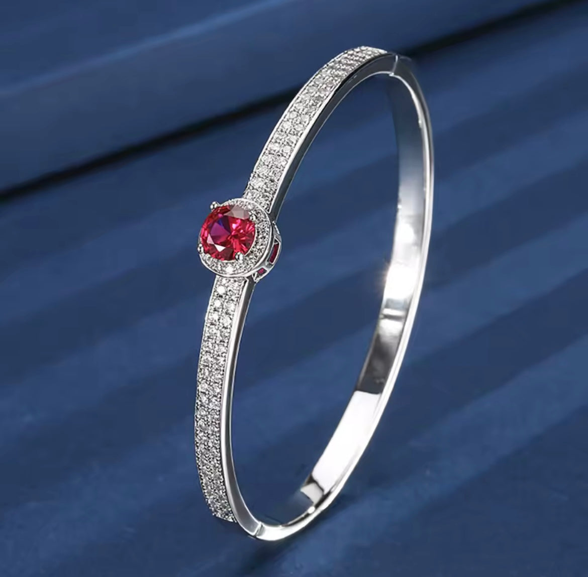 Luxury Vintage Bangle