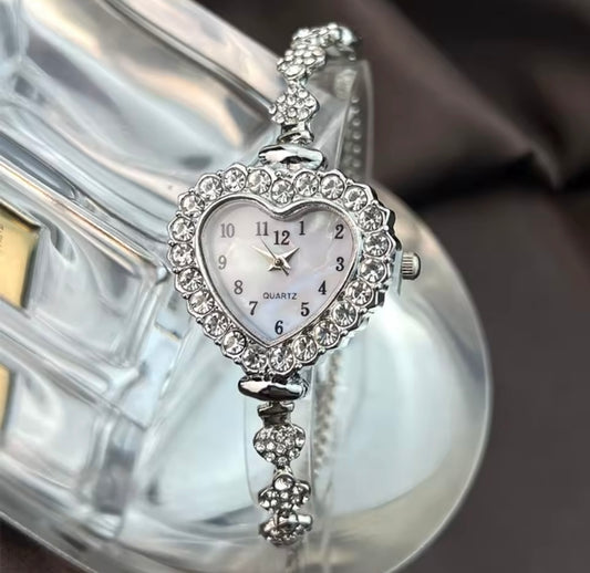 Stainless steel heart quartz watch