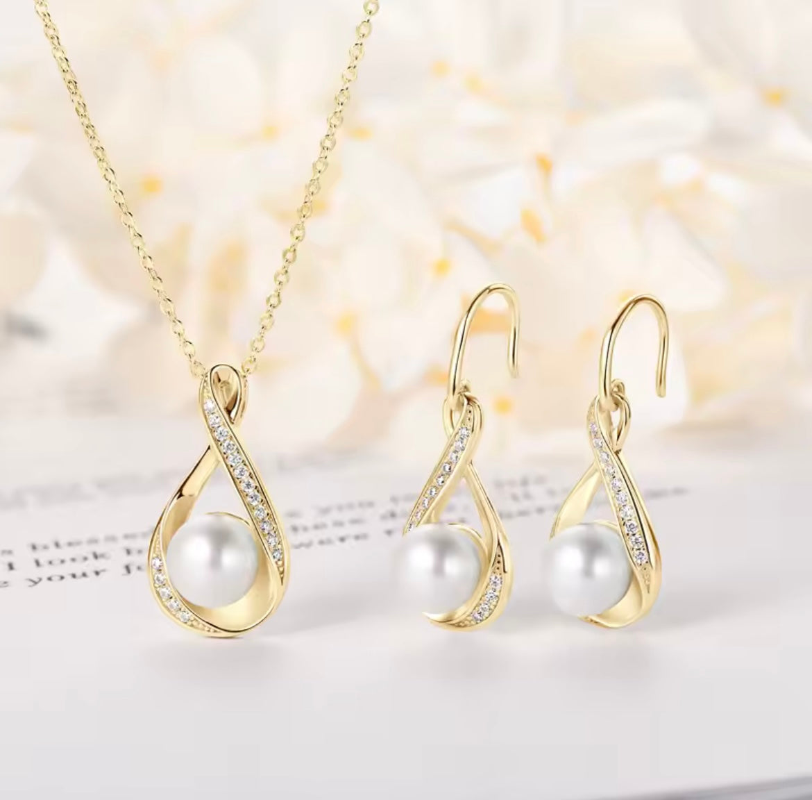 925 Sterling Silver Moissanite Natural Freshwater Pearl Pendant Necklace & Earrings Set