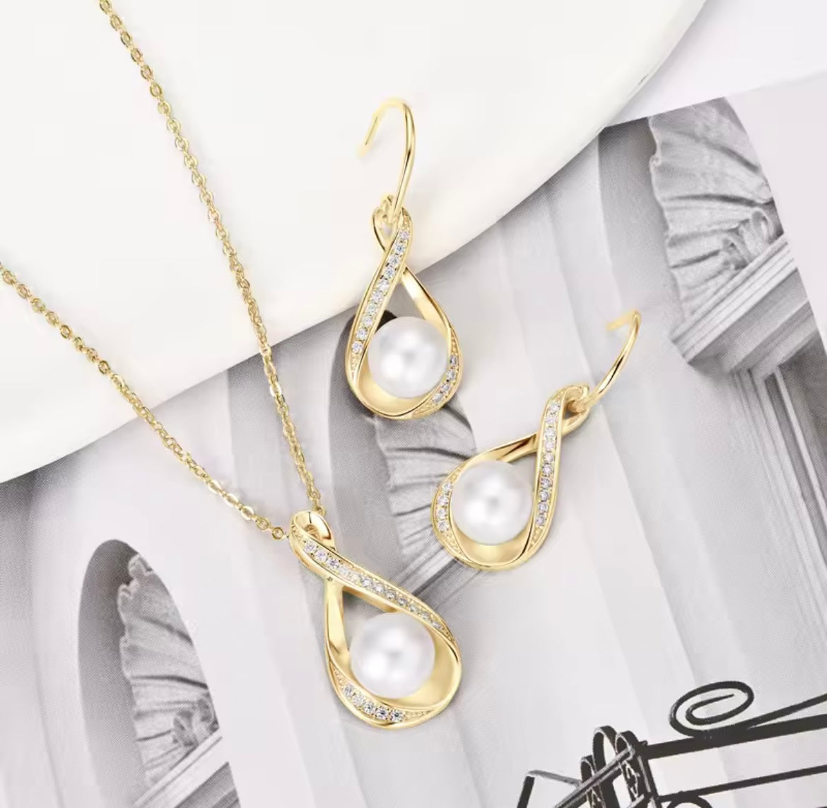 925 Sterling Silver Moissanite Natural Freshwater Pearl Pendant Necklace & Earrings Set