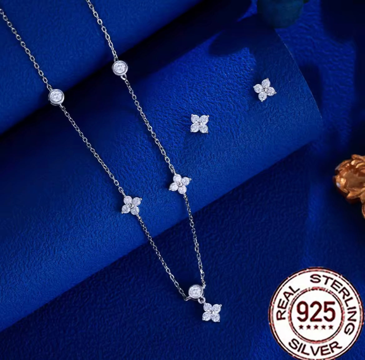 925 Sterling silver Four Leaf Flower Necklace Earrings Set