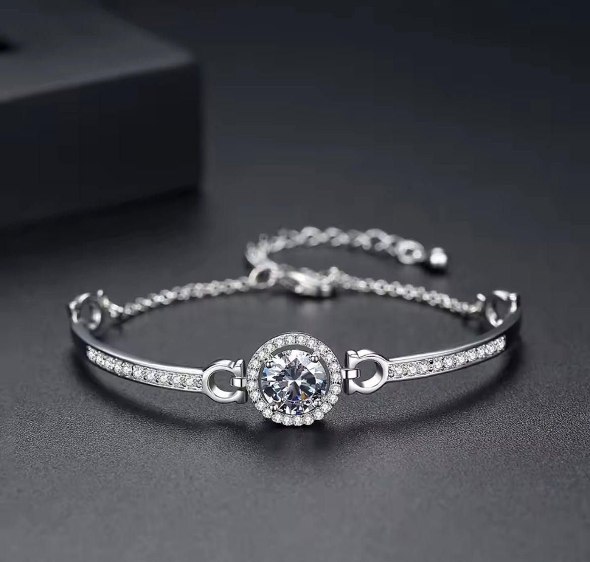 925 Sterling Silver Round Halo Adjustable Bracelet