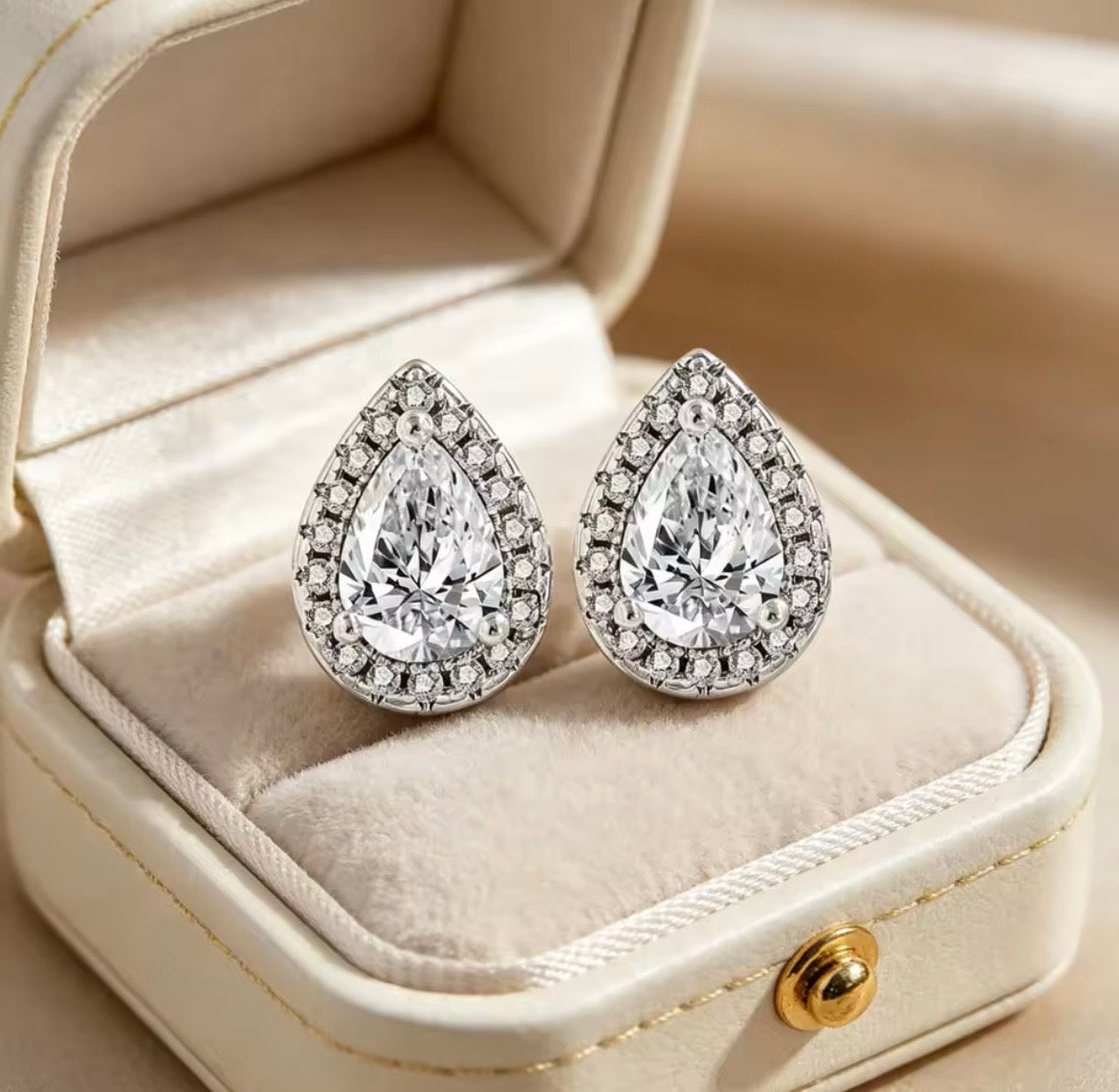 925 Sterling silver teardrop stud earrings