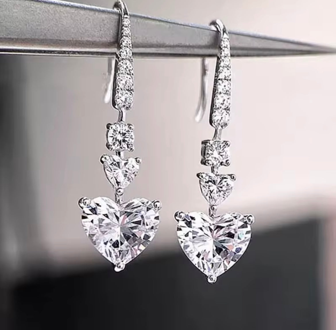 925 Sterling silver heart dangly earrings