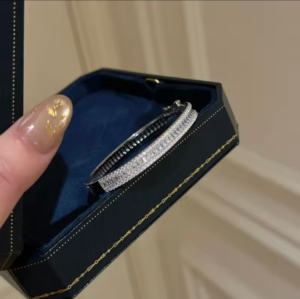 925 Sterling Silver Luxury Crystal Bangle