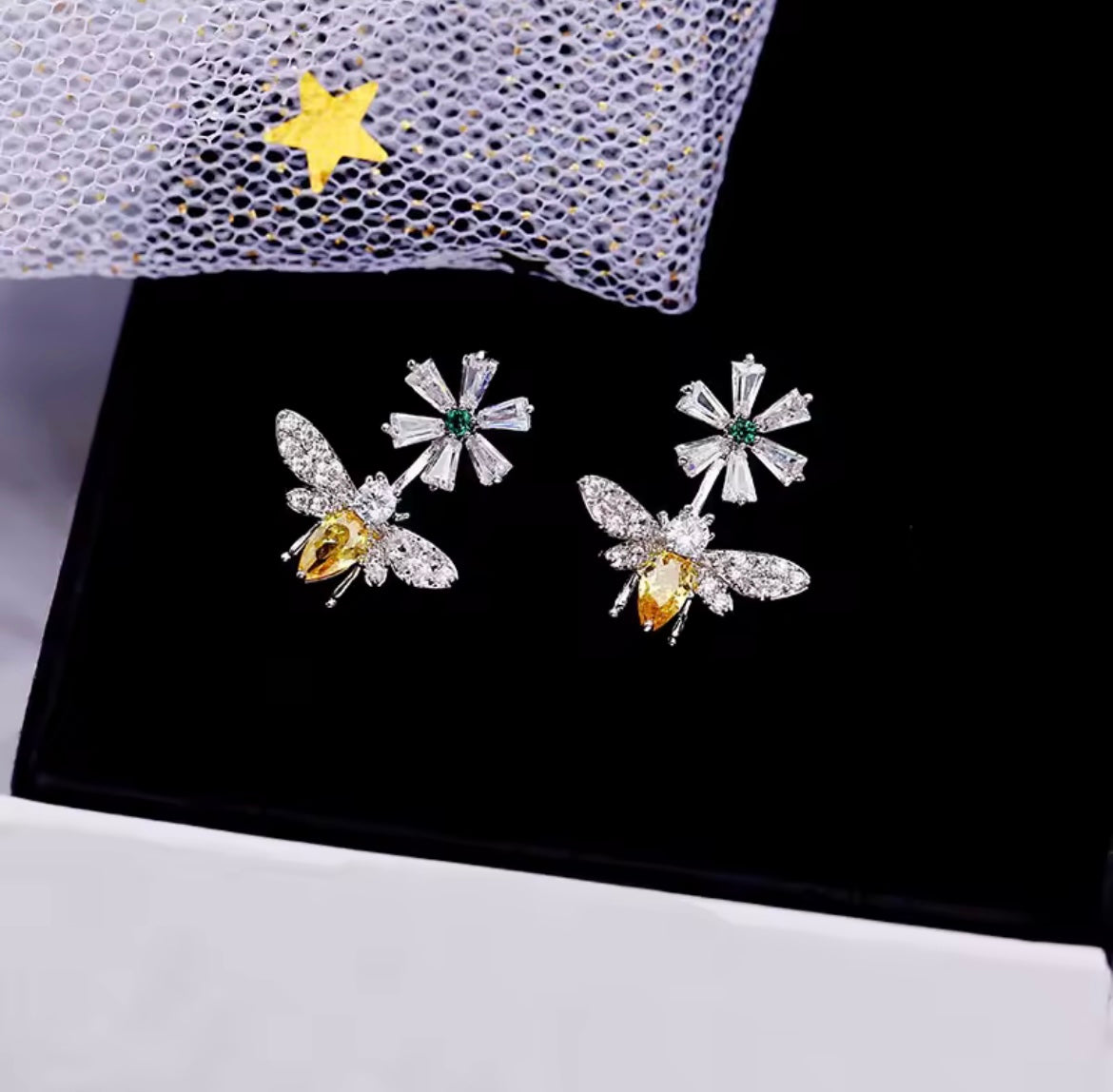 925 Sterling silver sunflower bee earrings