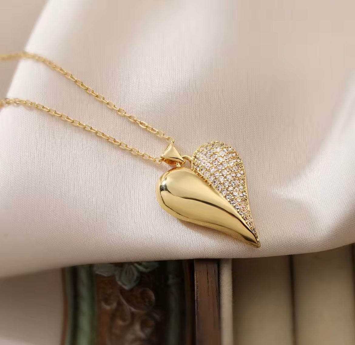 Cubic Zirconia gold heart necklace