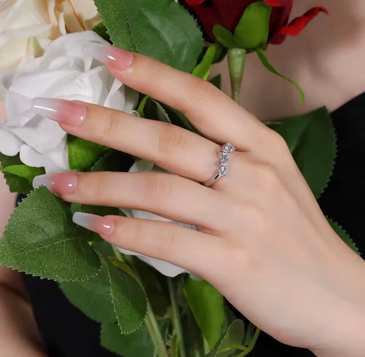 925 Sterling Silver Curved Moissanite Ring