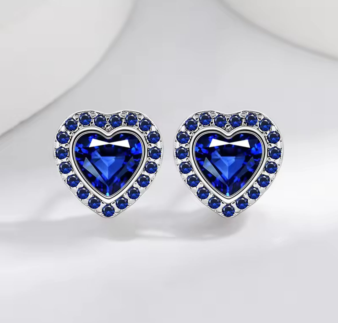 925 Sterling silver heart stud earrings