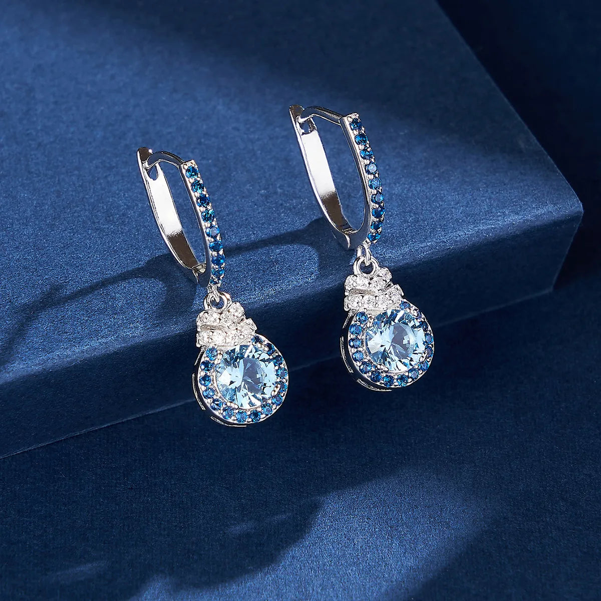 Shiny Zircon White Gold Plated Rhodium Plated Earrings Necklace Jewellery Set