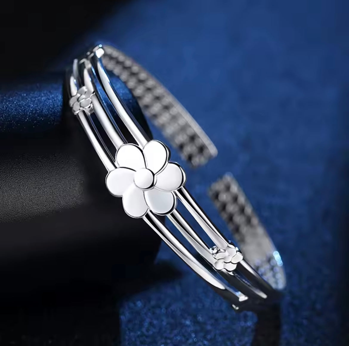 925 Sterling Silver Flower Open Bangle Bracelet