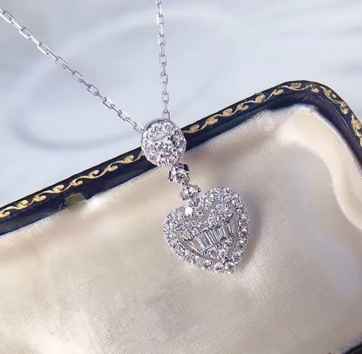 Cubic Zirconia Heart pendant
