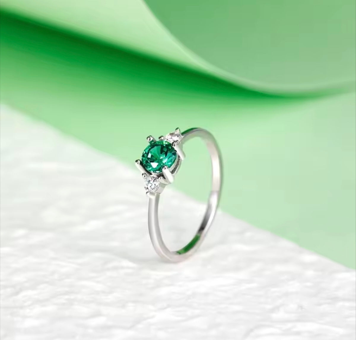 925 Sterling Silver round green Zircon Ring