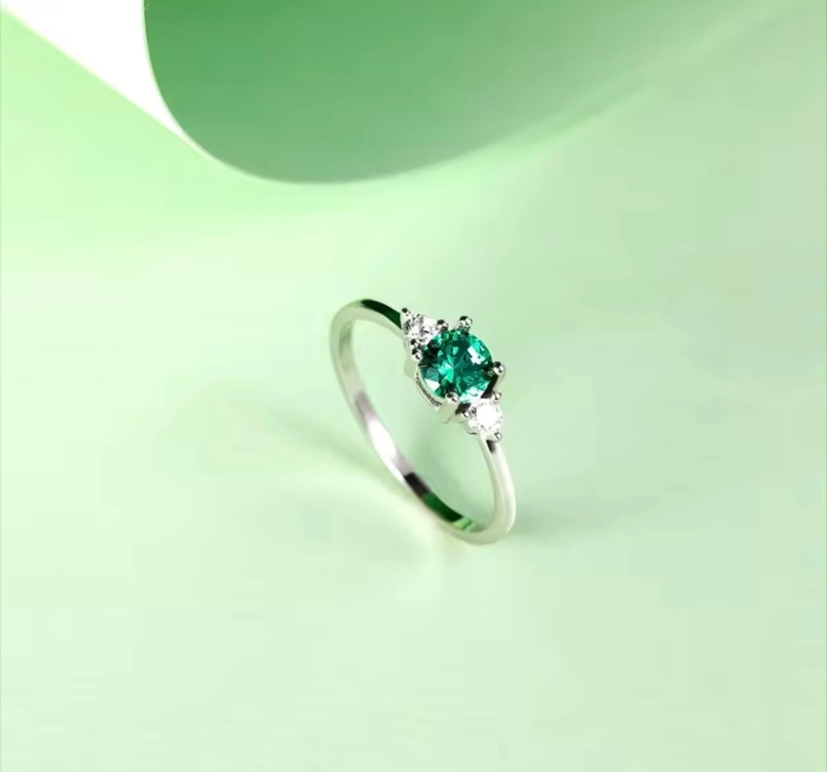 925 Sterling Silver round green Zircon Ring